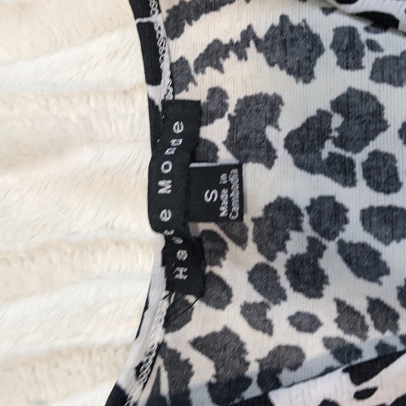 💜Animal Print Surplice Bodysuit💜 - Picture 8 of 11